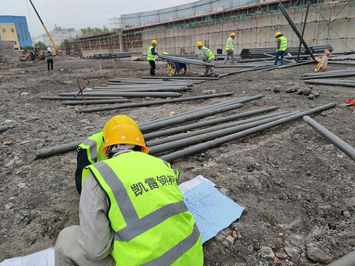 扬中螺栓球网架结构